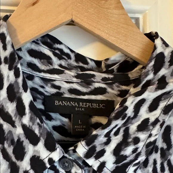 3 Blouses: Banana Republic and Loft - Picture 8 of 13
